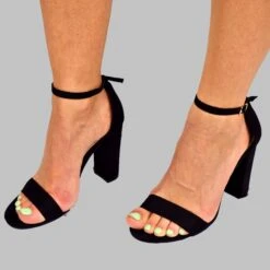 TALON HAUT ÉPAIS ERICA NOIRE -Galateia Fashion 60072574 418385305384261 2715377585520377856 n