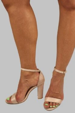 TALON HAUT ÉPAIS ERICA BEIGE -Galateia Fashion 60274685 801309903579854 9097801181828218880 n