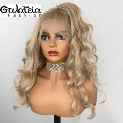 PERRUQUE SYNTHÉTIQUE FIBRE FUTURA BODY WEAVE HONEY BLONDE AVANT DENTELLE SUISSE -Galateia Fashion H8452af24a7b140abac1e7bfc43d555b0l