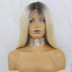 PERRUQUE COURTE OMBRE FIBRE FUTURA LISSE AVANT DENTELLE SUISSE 13X6